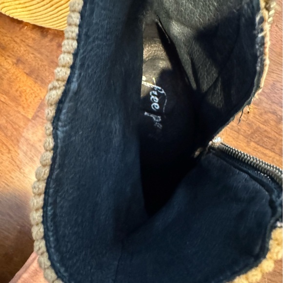 Free People Ariel Ankle Boots Corduroy Size 36EU (5.5US) - Picture 7 of 11